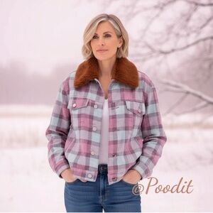 SIGNATURE 8 removable faux fur collar checkered jean jacket S M L